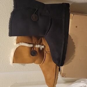 Women's Cozy Button Boots - Black and Tan. 4 available. NEW.